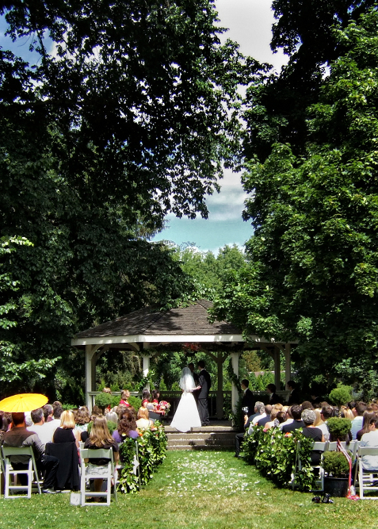 Settlemier House couple in gazebo